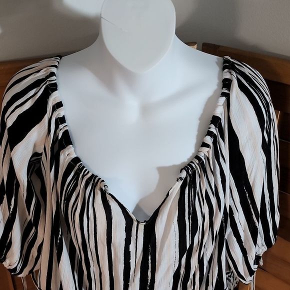 Cato brand top - Picture 2 of 9